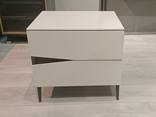 Прикроватная тумба VEZZEL ясень тонированный/taupe