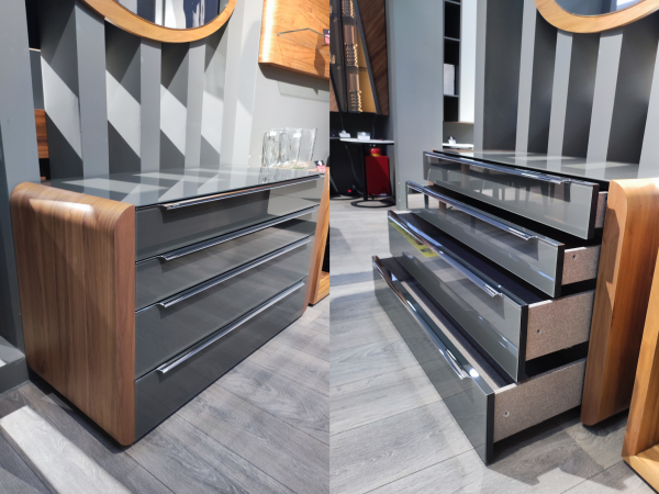 Комод BELLA шпон/стекло