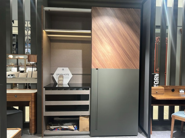 Шкаф-купе 2-х дверный орех/графит