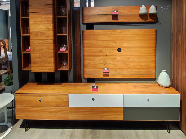 Тумба ТВ RITMO на опоре шпон/эмаль