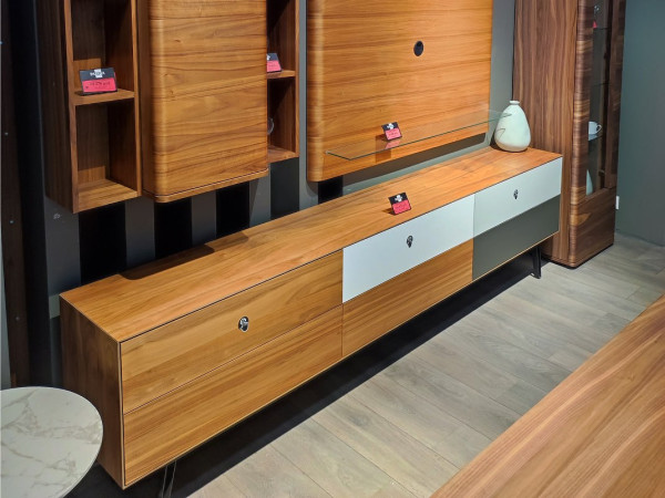 Тумба ТВ RITMO на опоре шпон/эмаль