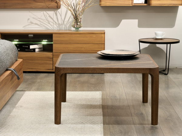 Стол журнальный 800х800 орех американский/черный