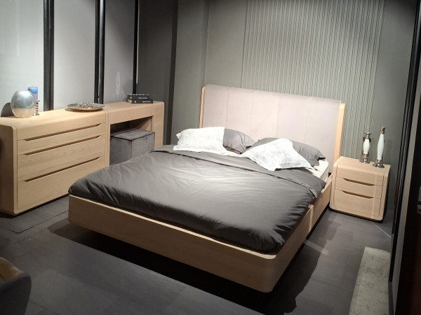 Комплект спальни LYONA шпон дуб alpine Комплект спальни LYONA шпон дуб alpine