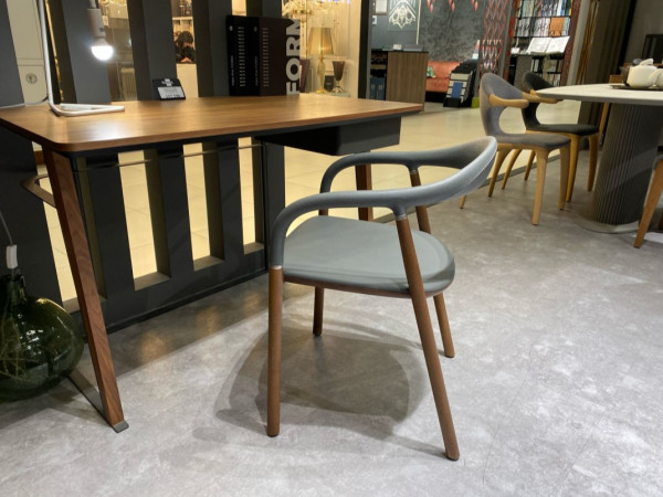 Стул 3094 орех американский/графит