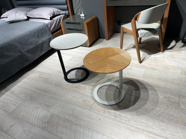 Стол придиванный VISSOR 571x492 дуб alpine/белый