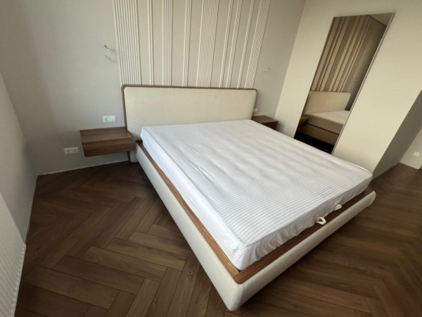 Шпонированная кровать высокая RAGGIO2 орех