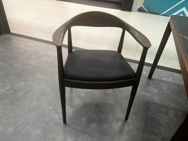 Стул 305 орех светлый/черный