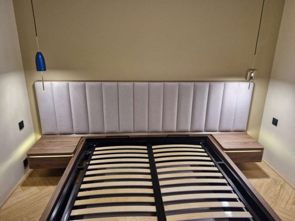 Шпонированная кровать широкая ORLY орех