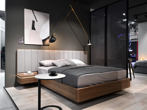 Шпонированная кровать широкая ORLY орех