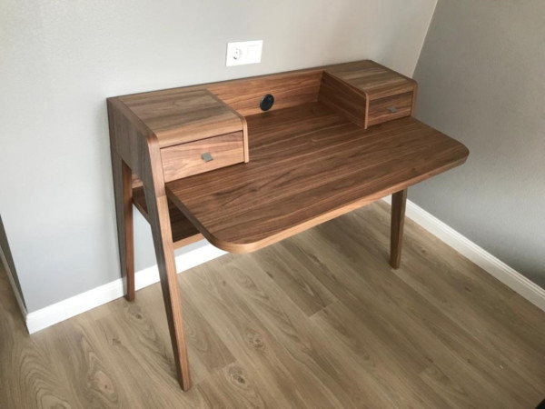 Стол письменный BOND2 1260 2 ящика орех