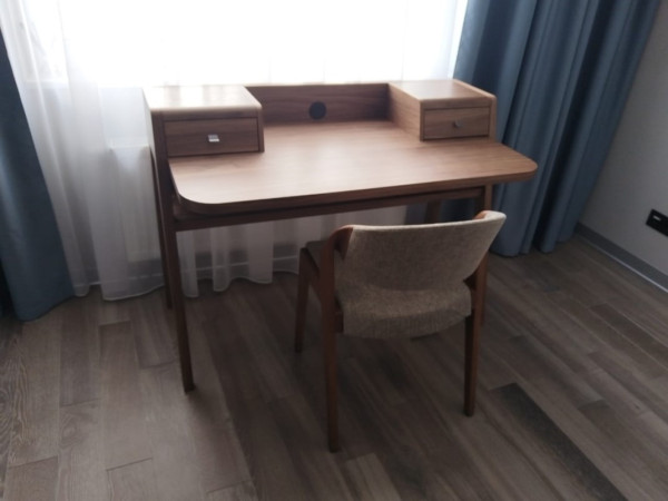 Стол письменный BOND2 1260 2 ящика орех