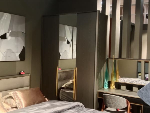 Шкаф 3-х дверный TESORRO grey stone с золотыми ручками