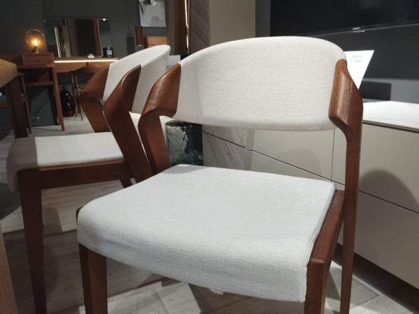 Стулья 300 (2 шт) орех американский/белый