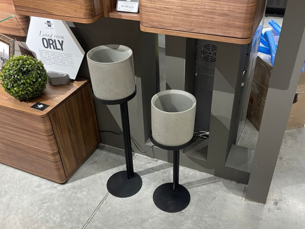 Подставка для цветов PARALLEL низкая черная с кашпо