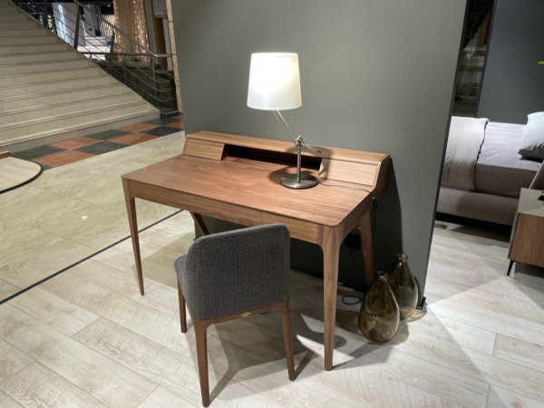 Стол письменный KARTELLO 1280 орех