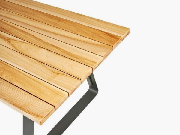 Стол 3135 ясень натуральный/черный муар