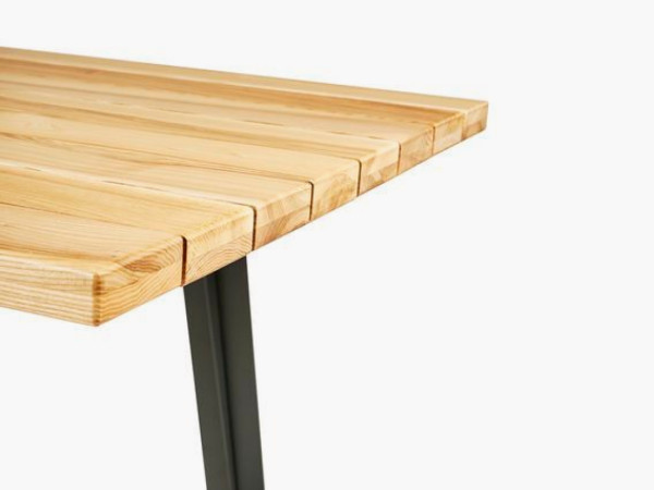 Стол 3135 ясень натуральный/черный муар