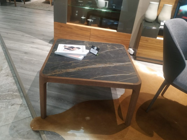 Стол журнальный орех американский/черный