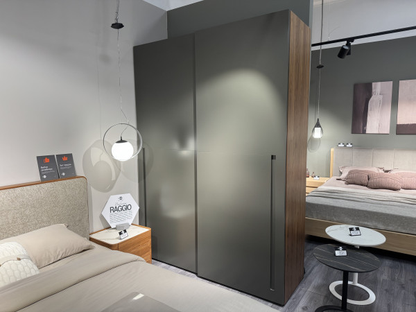 Шкаф-купе 2-х дверный орех/графит