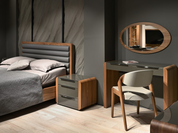 Шпонированная спальня BELLA 2 орех/стекло графит